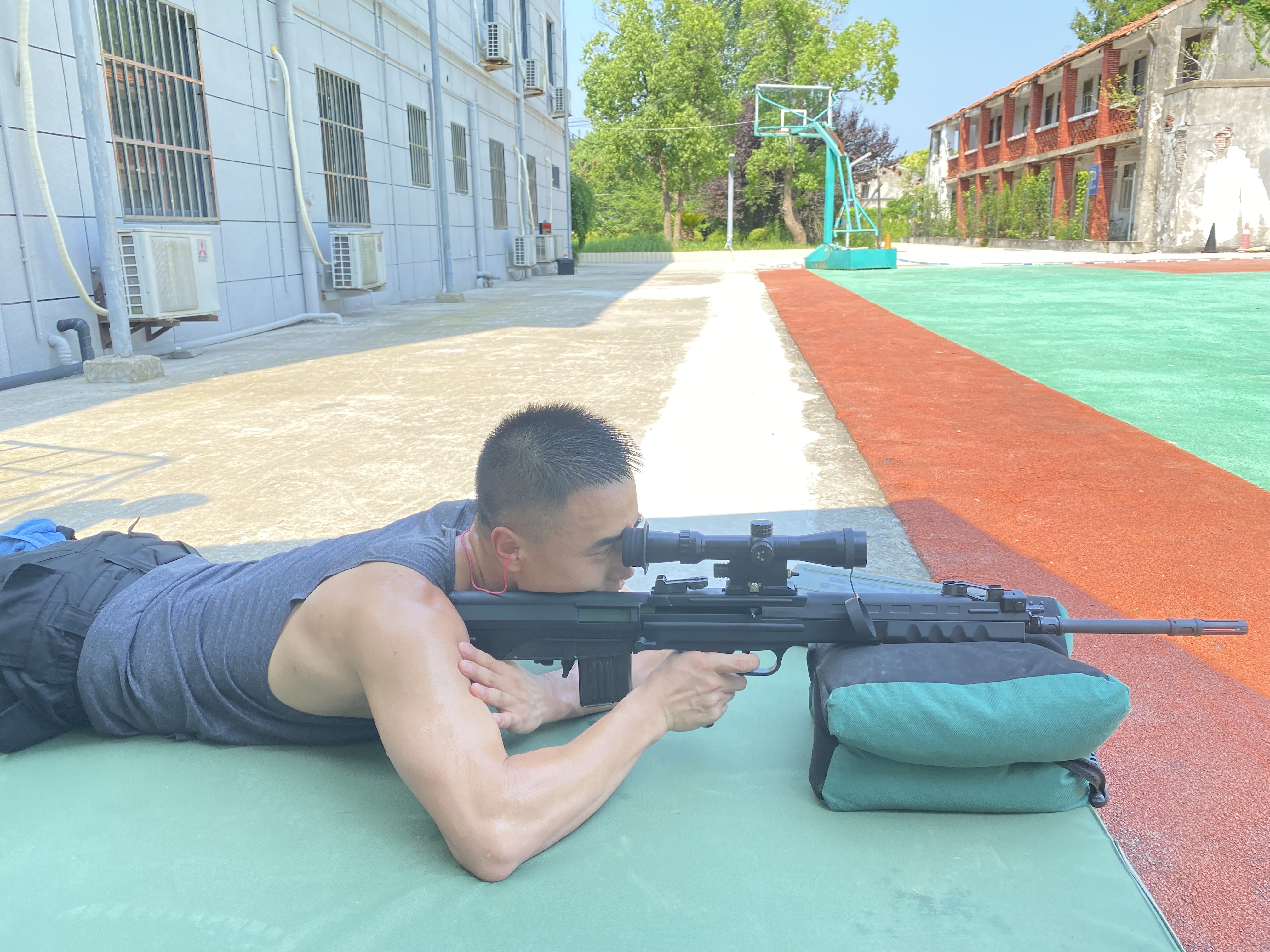 特警单人照片 男生图片