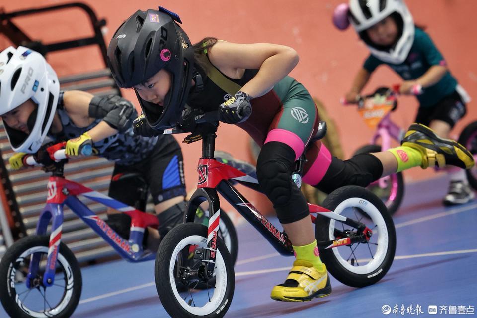 拾光|向前冲!济南6岁半平衡车"小冠军"