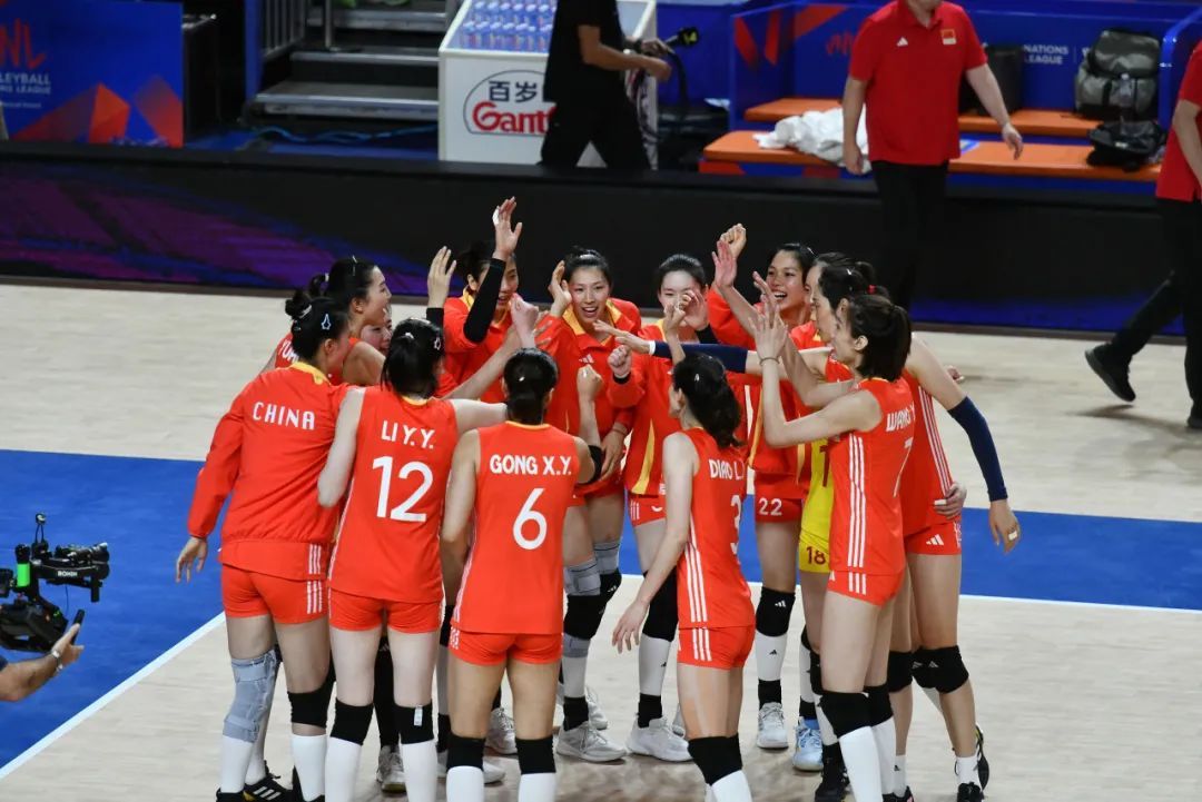 中国女排在世界女排联赛中国澳门站的比赛后,世界排名被日本队超越,落