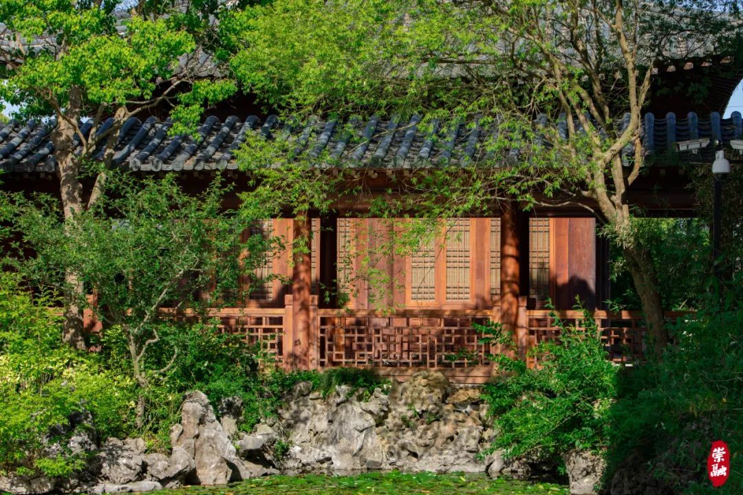 汇聚了国内泰斗级古建筑设计大师,中国古建筑木结构工匠以及苏州园林