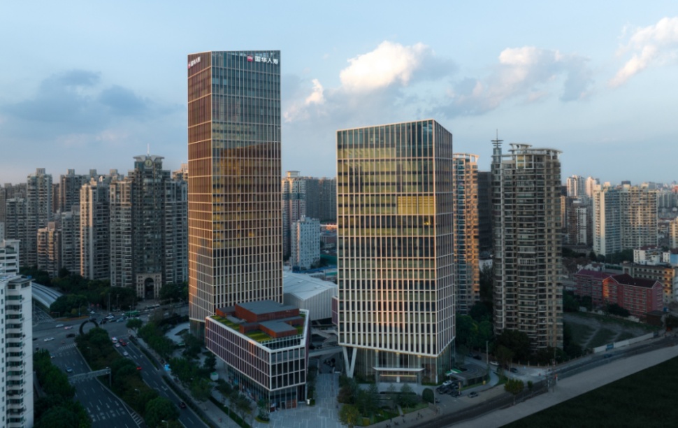 小虹观楼 | 超甲办公,高端商业,天花板美食,北外滩艺术品金融地标!