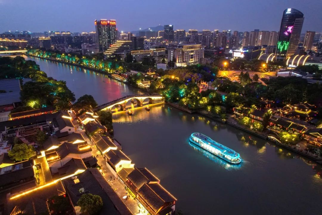 上海中心大厦,广州塔……"一束光"点亮闵行智造