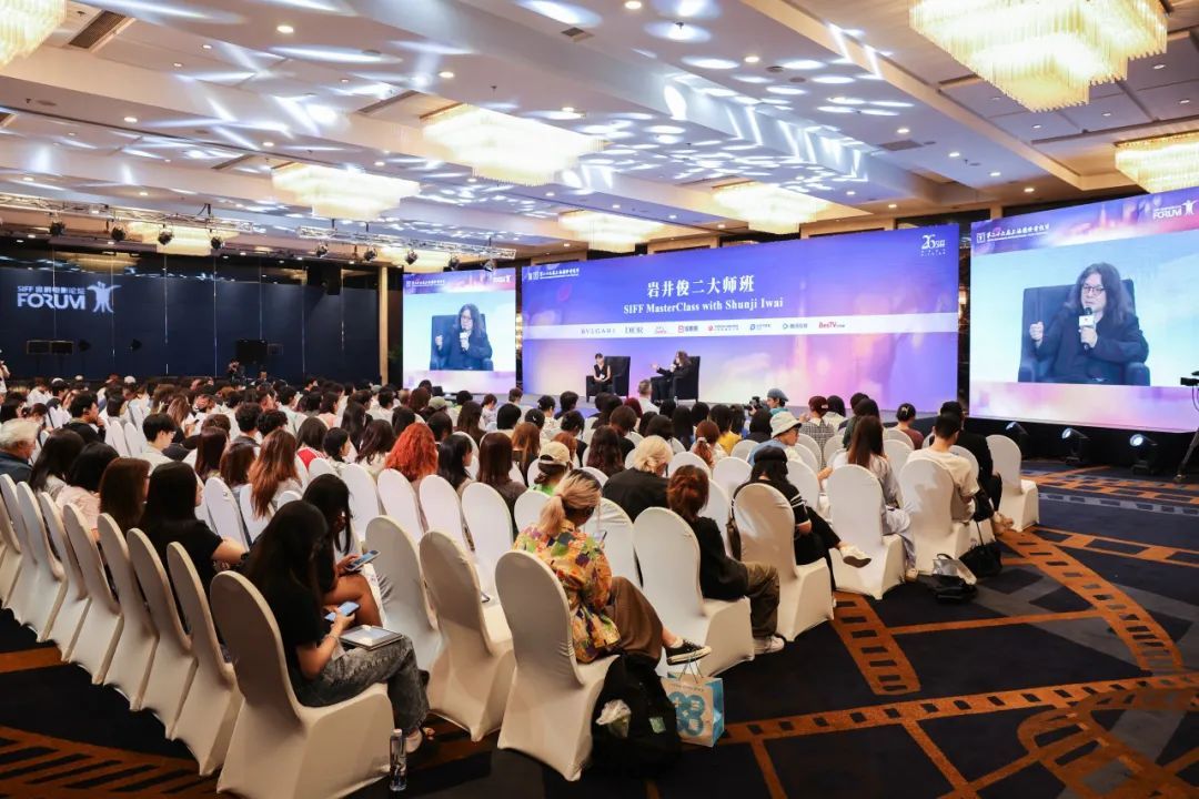 开始,《燕尾蝶》《关于莉莉周的一切》《花与爱丽丝》等一系列影片