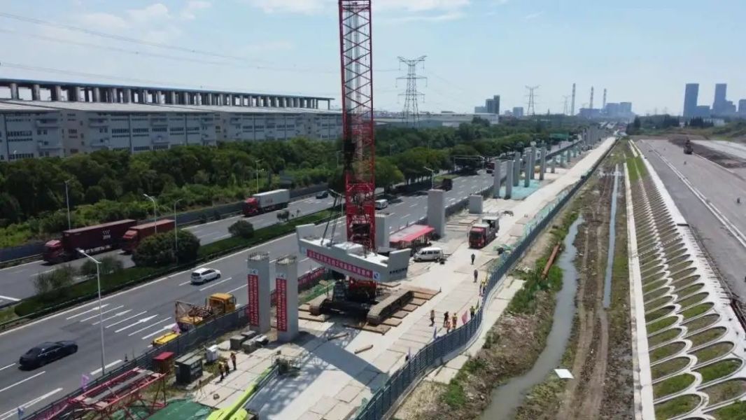 本次首件盖梁为r106号墩的盖梁,位于s20外环高速内圈路段.