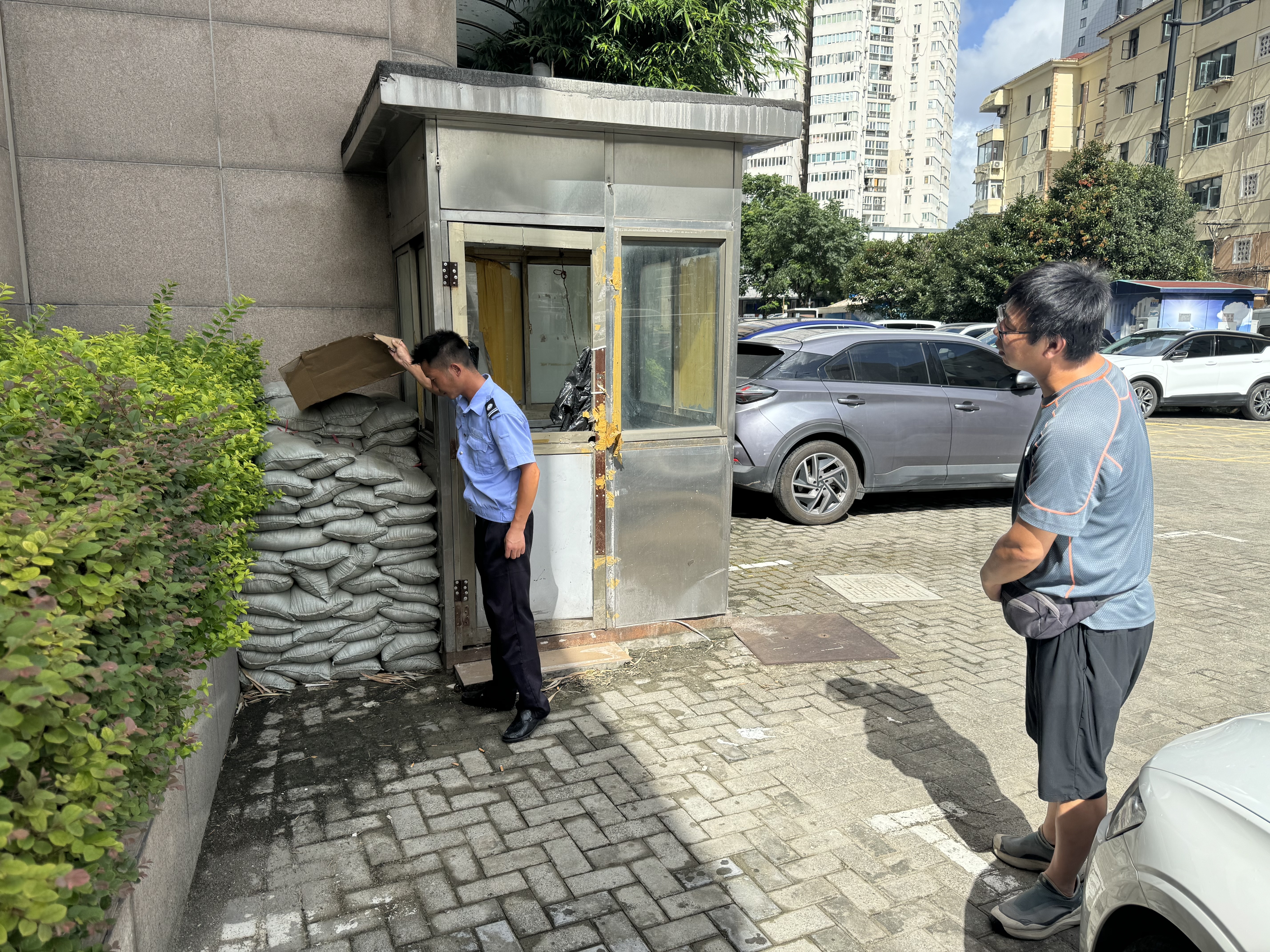 沿街商户,建设工地……天目西路街道开展防汛防台专项检查
