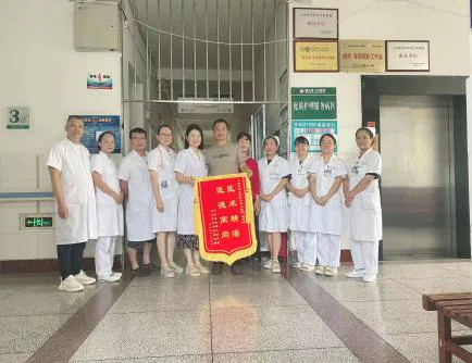 张峰来到镇沅县人民医院内一科后,第一时间对科室现有条件进行全面摸