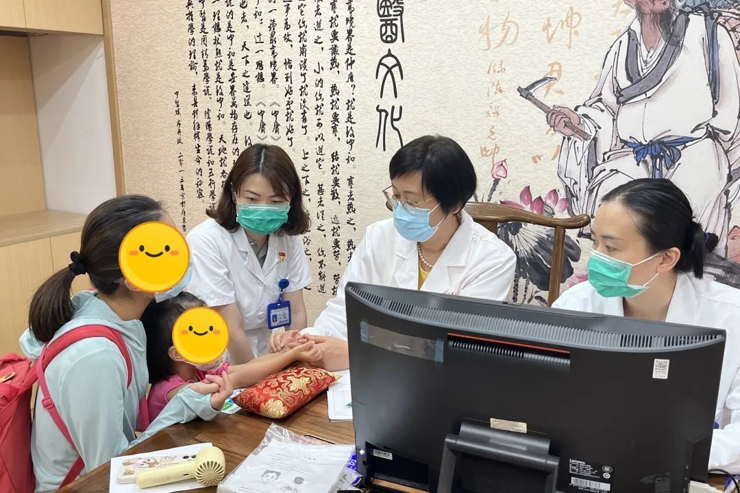 关于中医儿科建立标准护理的信息 关于中医儿科创建
标准

照顾护士
的信息（关于中医儿科创建标准照顾护士的信息简报） 儿科
