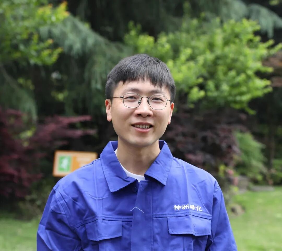 青春融入热土，绿洲造福市民——记上海市劳动模范 上海神洲绿化实业有限公司 郑良