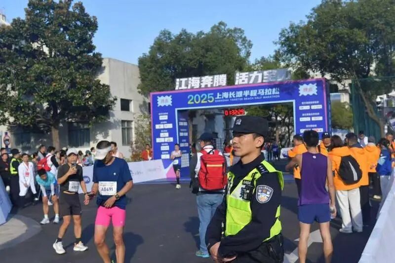 2025上海长滩半程马拉松安保措施_宝山警方赛事交通管控方案_2025上海长滩半程马拉松今日开跑 上海警方多举措护航赛事