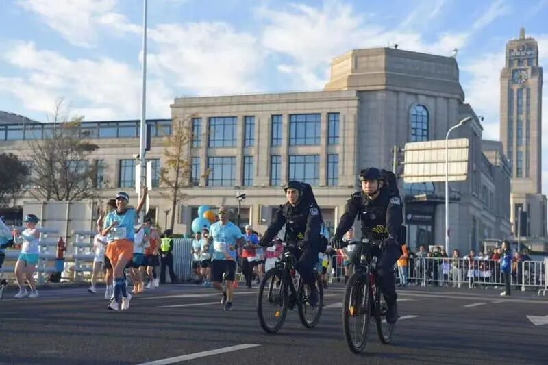 2025上海长滩半程马拉松今日开跑 上海警方多举措护航赛事_宝山警方赛事交通管控方案_2025上海长滩半程马拉松安保措施