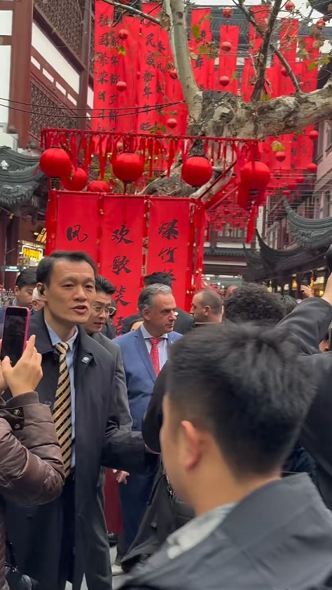 图片[7]-走九曲桥，看上海表！乌拉圭总统也来豫园啦，看看他“种草”了啥？-华闻时空